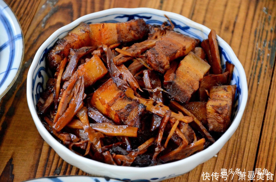 我家周末晚餐三菜一汤,道道又香又好吃,做法简单,适合上班族