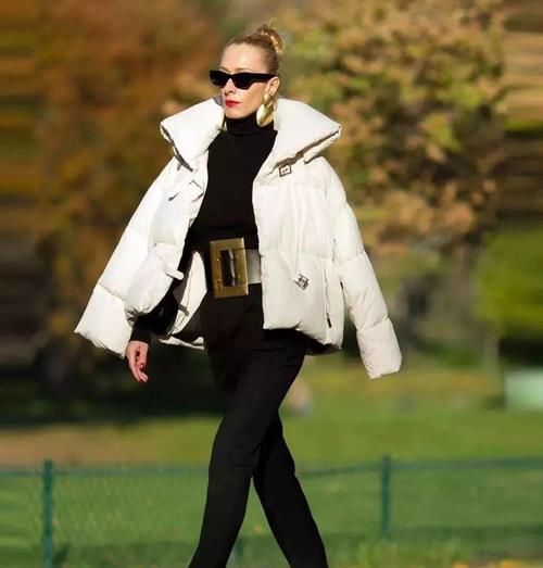 冬天就应该穿白色！学会这些“搭配重点”，绝对又美又吸睛