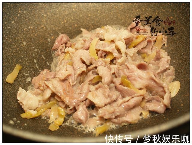 库存|榨菜炒肉片,用冰箱里的库存炒了个快手下饭的家常小菜