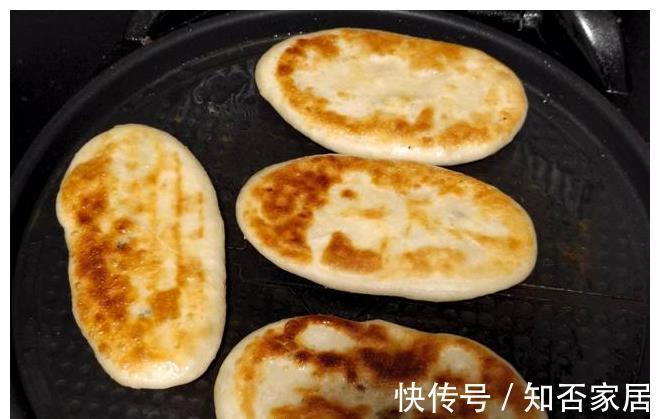 面粉|家庭版红糖烧饼,金黄酥脆香甜美味,咬一口酥的掉渣