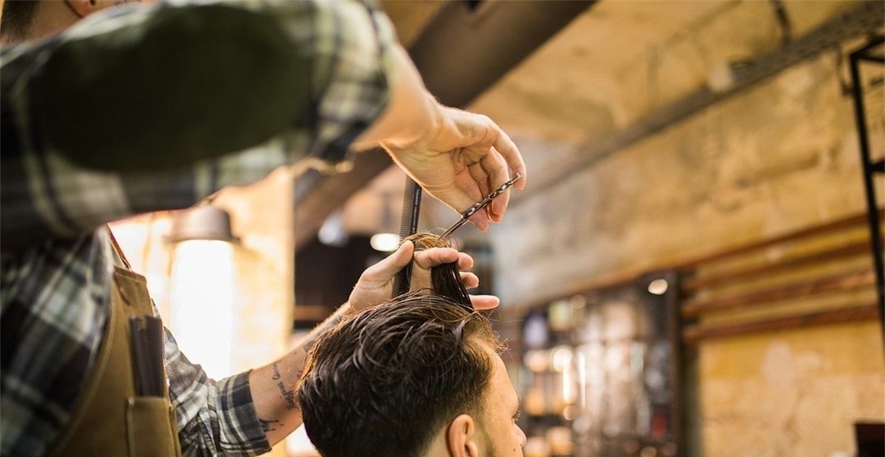 土豪|世界上最贵的理发师:剪一次要20万,明星土豪都排队预定!