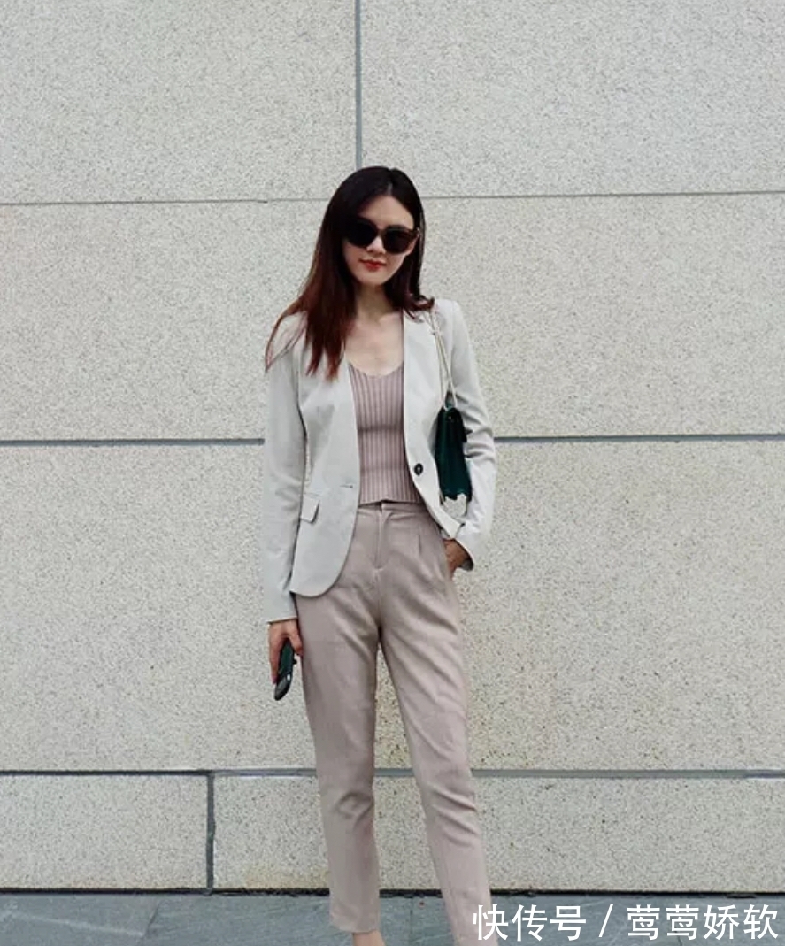 韵律|尖头细跟鞋的步调灵动,发出独特的韵律就是美丽的乐章