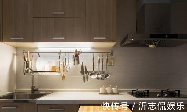 客餐厅|储物空间不够怎么办学他家这样设计，以收纳为主更显整洁！