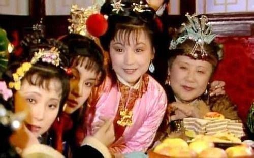 牡丹花|薛宝钗是牡丹花,为什么贾府无牡丹,多芙蓉花曹公寓意太晦涩