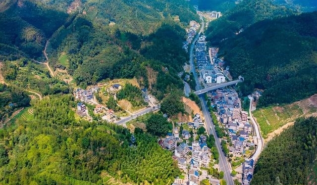 小城|浙江丽水有一座遂昌县，青山环绕，环境优美，有城市人向往的生活