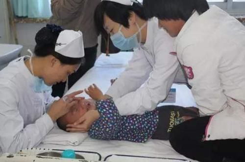 预防针|3岁女娃不好惹,打完针后越想越气,“杀气腾腾”要找医生报仇