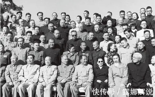 取势&董必武书法真迹罕见曝光，笔墨粗拙苍然，取势得当吻合王羲之书论