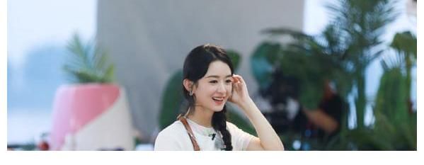 赵丽颖|中餐厅第五季终于来了,赵丽颖携手张碧晨,俩姐妹亲密互动