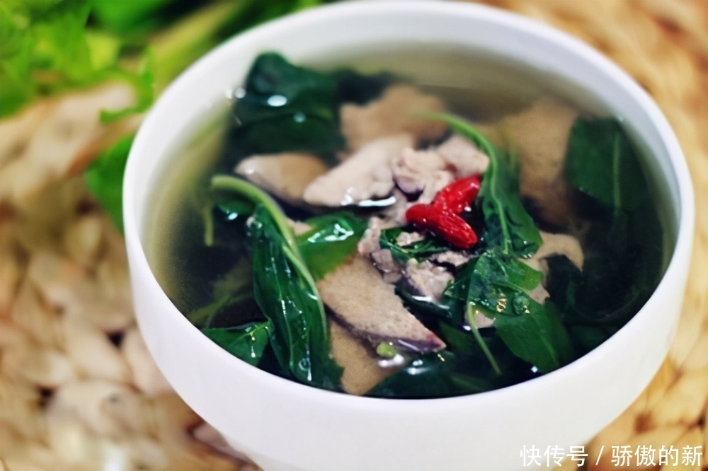  养颜|爱吃的人更健康，3种营养食物必不可少，补气润肺、排毒养颜