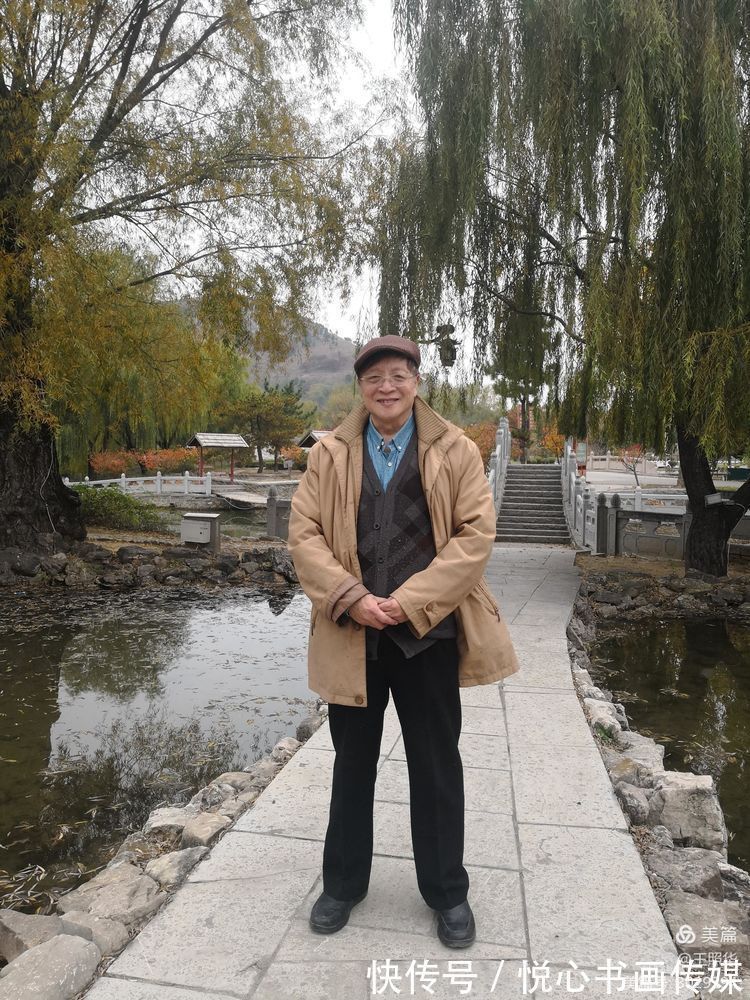 王照华@中国鹰王胡杨大师王照华鬼斧神工画胡杨《秘境》