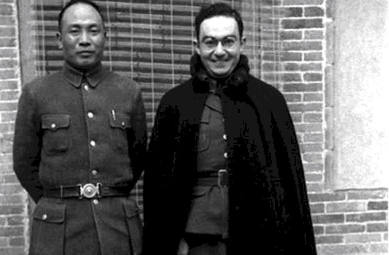 反目成仇|汤恩伯的第二任妻子是如何与汤恩伯反目成仇的?