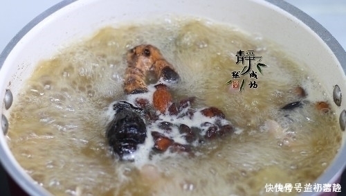 此菜下酒又下饭,夏天吃正好,我每周都会做一次,简单又美味