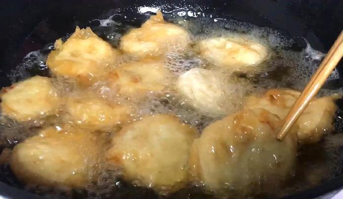 蛋黄|炸藕合，裹淀粉糊还是面粉糊？这一点做对，藕合脆脆的香香的