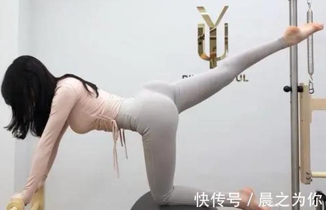 运动|马来西亚美女模特,长相精致身材迷人,运动成就了她的美