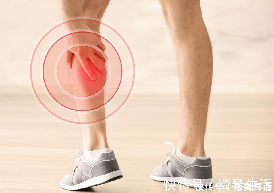 症状|腿部有5症状,可能血脂高了,做好1件事,不出1个月,血脂降了
