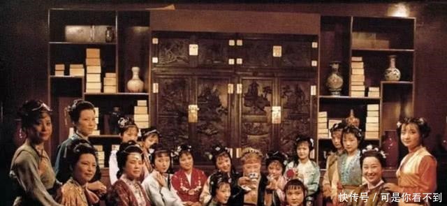 大家族|红楼梦作为一家之长，为何贾母喜欢将自己吃剩的东西给别人吃！
