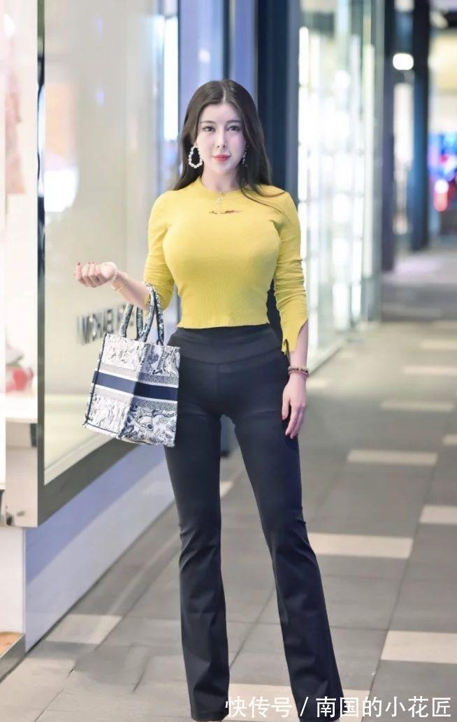 一字带 美女脚上一双气质的一字带高跟凉鞋,不仅显高,还显得有气质