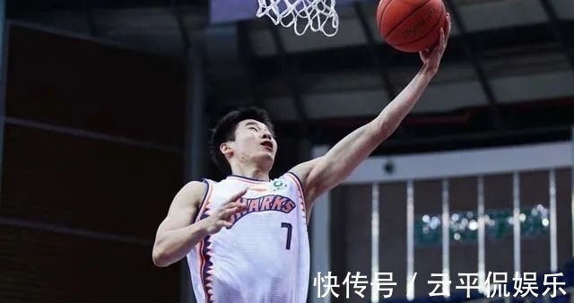 男篮|男篮集训名单公布,阿联晓川落选不意外,余嘉豪郭昊文落选最遗憾