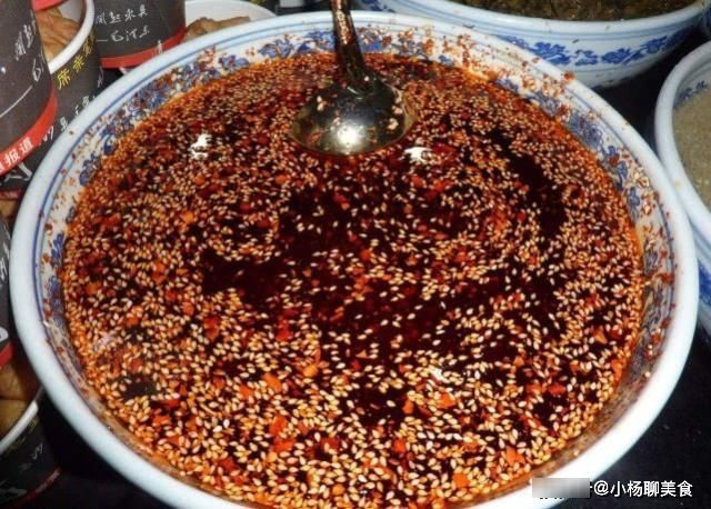 做辣椒油时，有一个步骤重复3次才正确，做出的辣椒油香气扑鼻