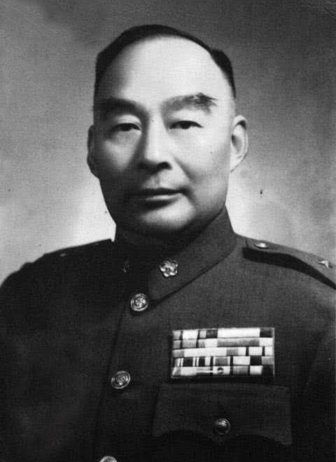 此人|此人是黄埔生中最早升师长的，要和解放军决战，反使自己全军覆没