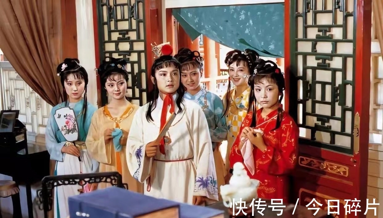 薛宝钗&最优雅的金陵十二钗:大观园菊花诗赛,宝钗为何得了个倒数第一?