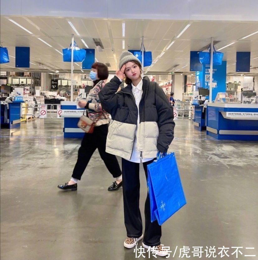 羽绒服太臃肿普通？掌握这3种搭配方式，轻松减龄又时尚