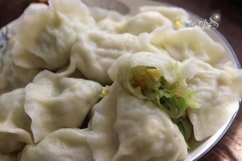 饺子|老妈包了40年饺子，饺子这样调馅超好吃，就爱这个味，三天两头吃