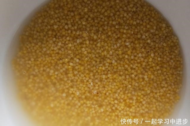 红薯这样做,女儿喊着要吃,做法简单,锅里蒸一蒸就出锅