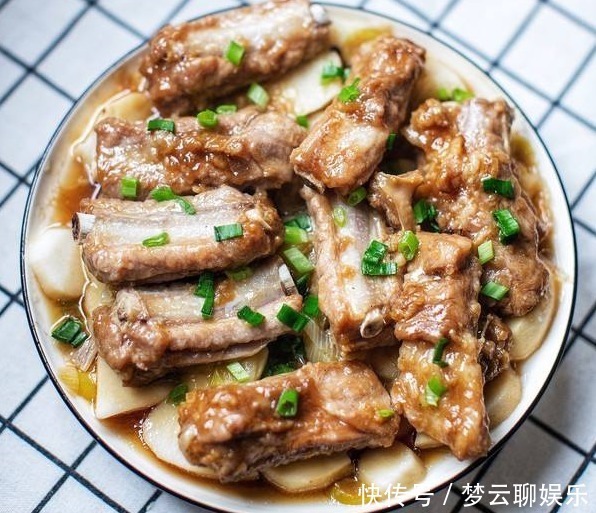 无论排骨怎么做,都不要先焯水,学会这一招,排骨不柴不腥,好吃