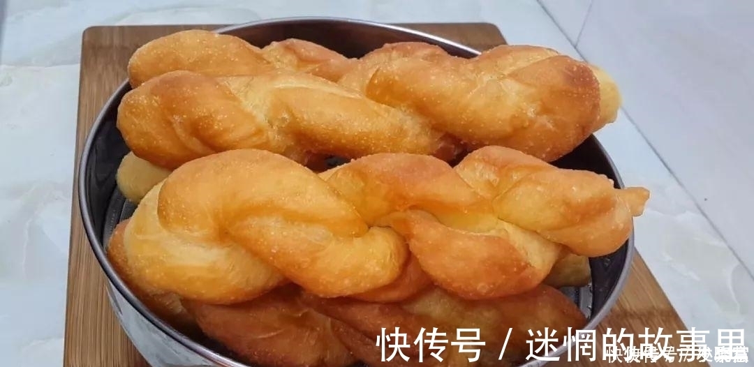 油条|2个鸡蛋,1袋牛奶,不用一滴水,比油条面包还好吃,放凉都不会硬