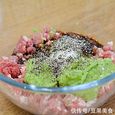 荸荠肉|#东古家味美食# 香煎肉饼