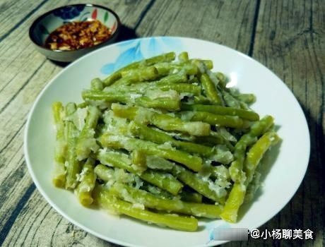 豆角|天太热，我家豆角从不炸，加1个鸡蛋2勺面粉，出锅小孩抢着吃