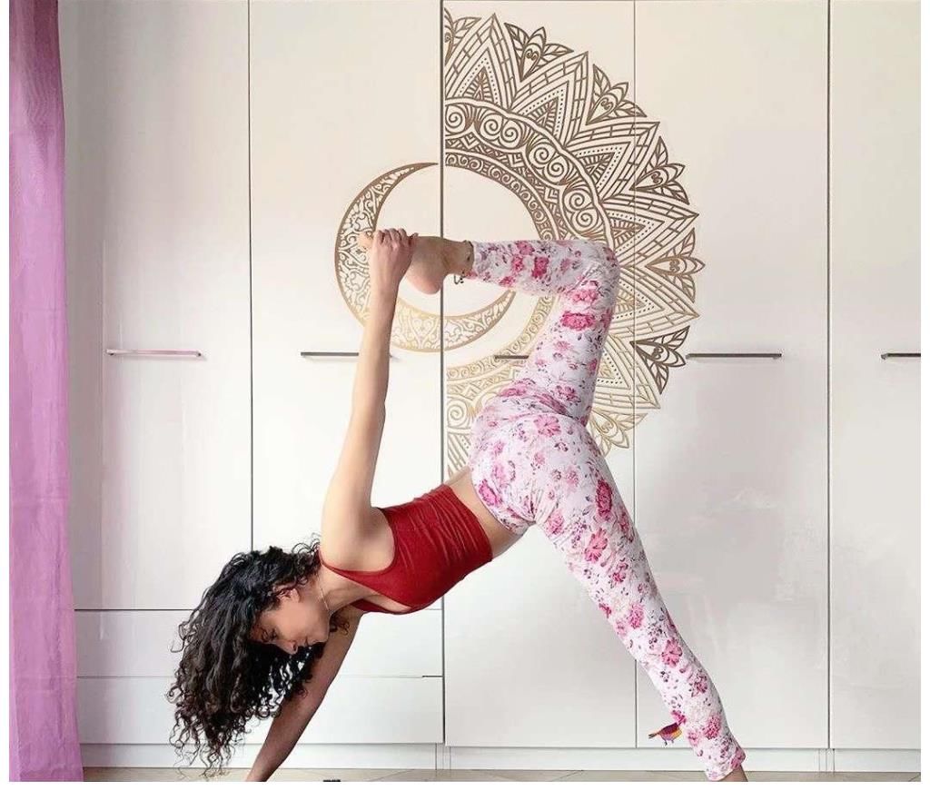 背部|推荐4套简单的流瑜伽序列，有效增强力量和灵活性！