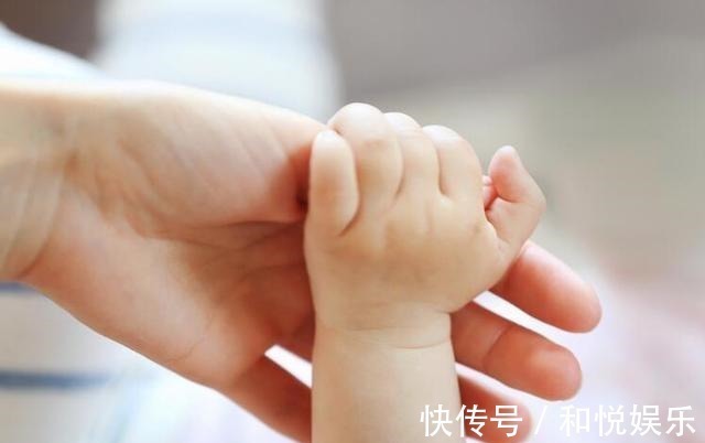 宝宝|0-12个月宝宝大动作发育时间表,你家娃达标没新手爸妈收藏