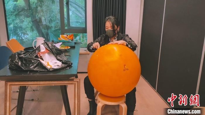 甜品|“90后”女设计师创作舌尖上的艺术 世界名画好“吃”吗？