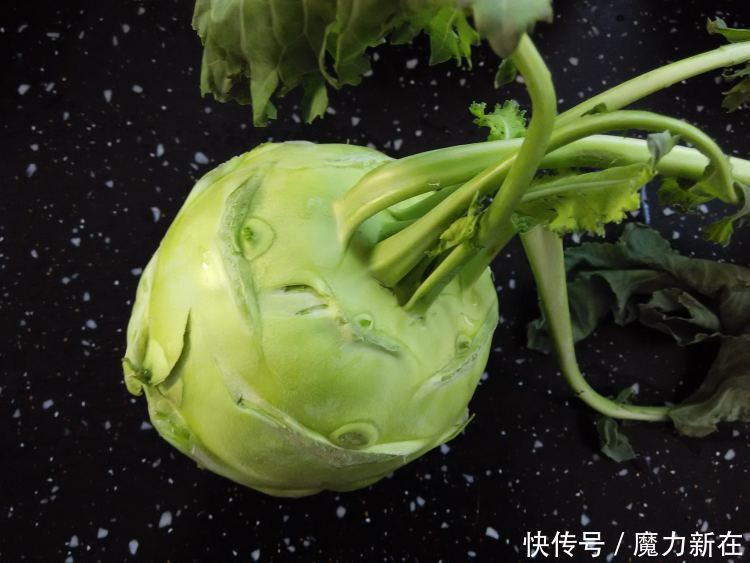 女性想爱美,推荐多吃三种食物,养血益气,镇静安神,早食早受益