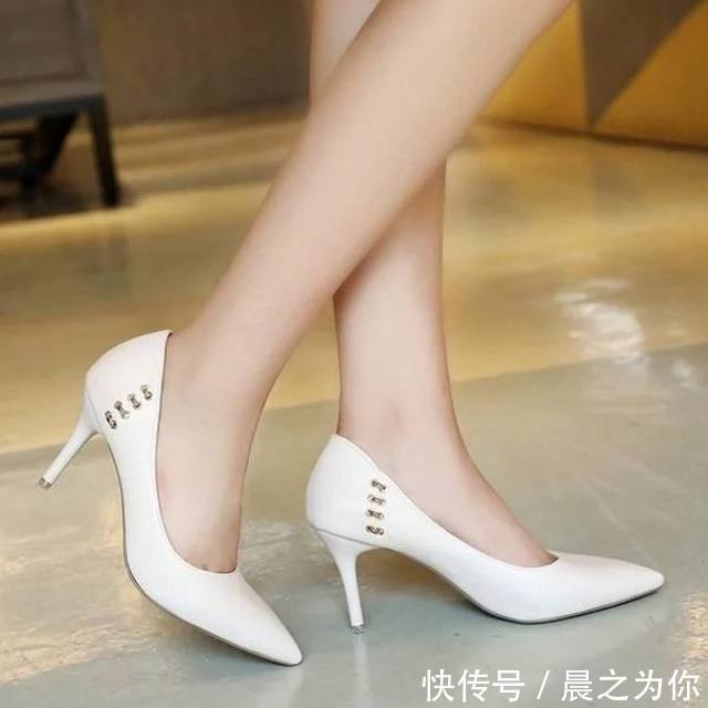 浅口 尖头细高跟鞋,打造纤细修长美足,增添优雅气质