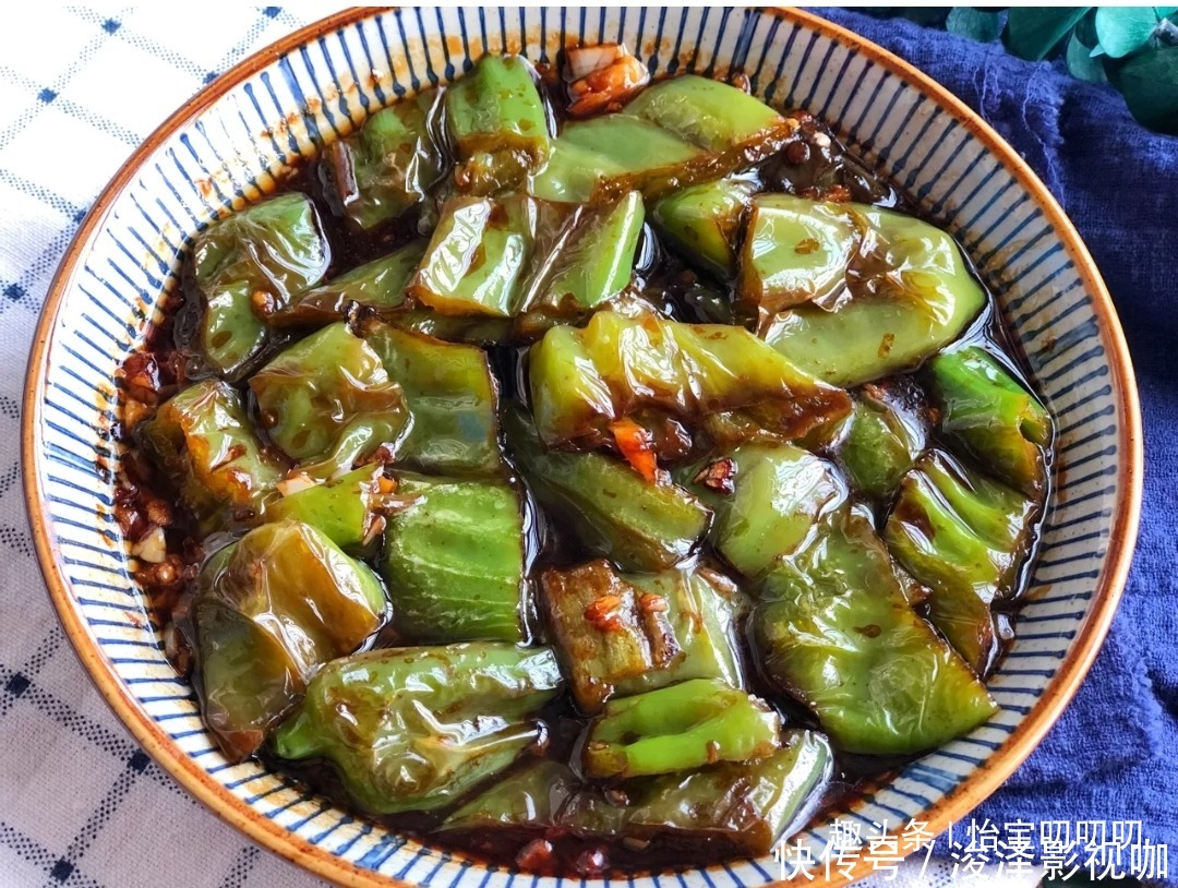 好吃|好吃到舔盘的虎皮青椒,快手家常菜,多煮点米饭吧
