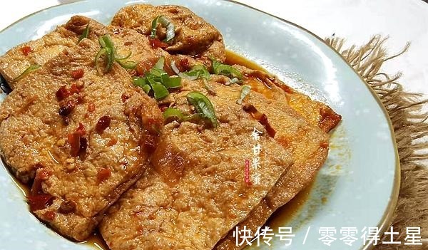 这道菜可香了,食材放锅里一煮一泡,大块吃着过瘾,鲜美爆汁!