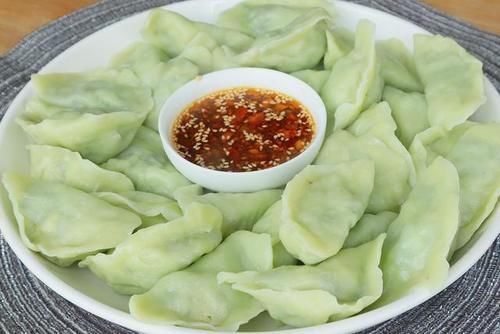 好吃|夏天,遇到此菜别手软,2块钱一斤,用它来包饺子,特好吃