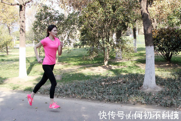 陋习|湿气重的人,一般有三个陋习,教你除湿方法,有助去除湿气