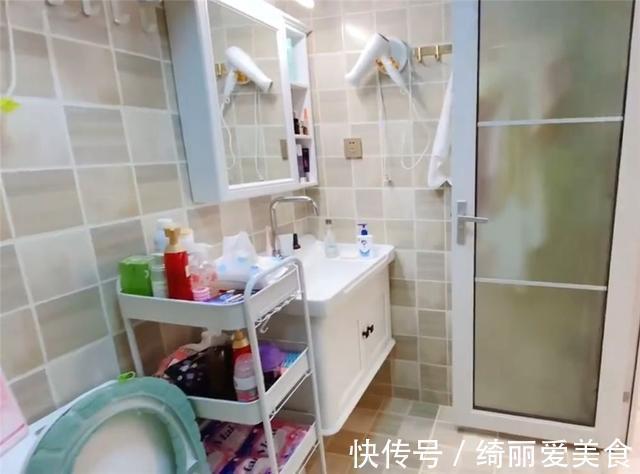 卧室|姑娘买下28㎡小家,利用2米9层高做夹层卧室,一个人住也太爽了