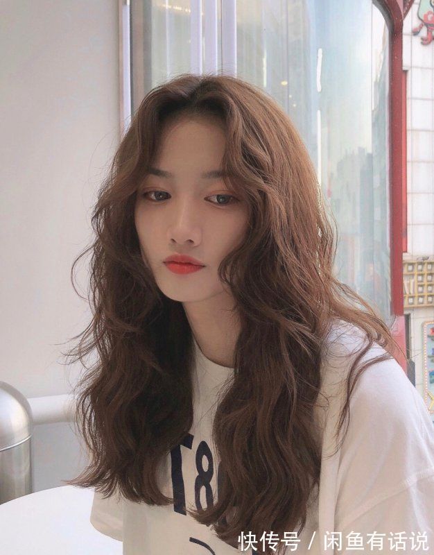 软发质 女人别总“披头散发”了,看博主对比就知道,披发和烫卷差别真大