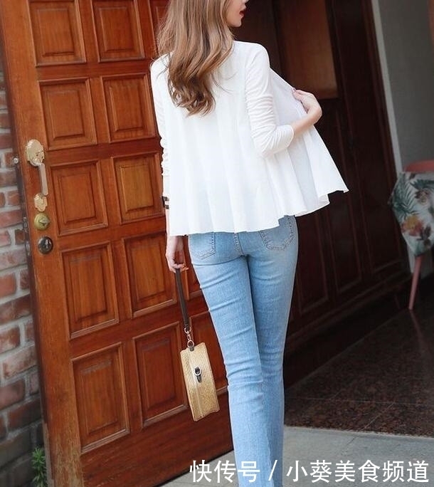 设计|女神穿搭:身材超棒的牛仔裤小姐姐,优雅显瘦有气质