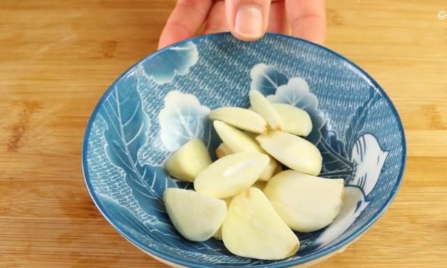 鸡蛋液|洋葱这么吃,血管不堵不得病,三高不近身,一辈子不受血栓困扰