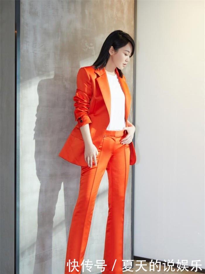 减龄|50岁左右的女人,发型不要留羊毛卷和碎发头,这些更洋气