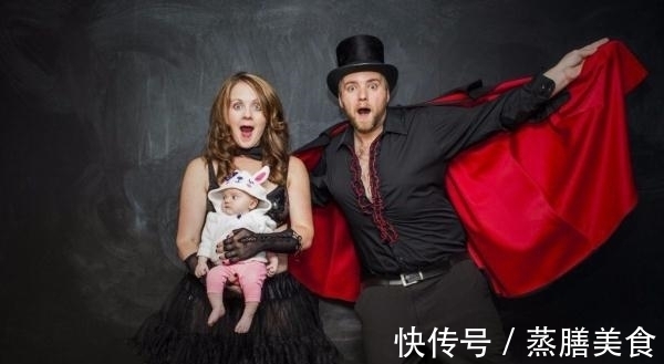 |搞笑父母拍了一组照片告知小孩:你们都是怎么来的!