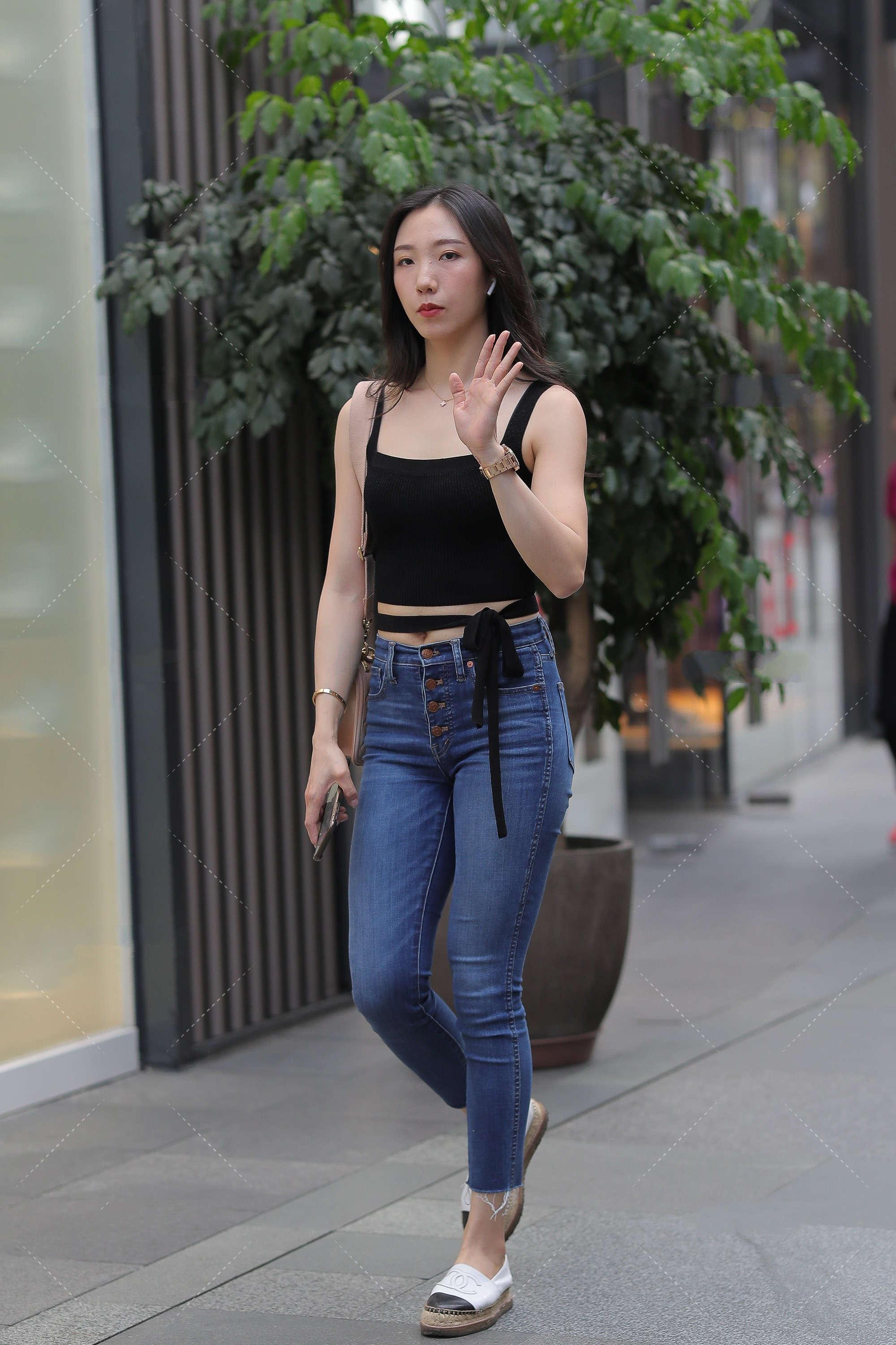 搭配|直筒小脚裤搭配小款背心, 凸显气质, 变身时髦达人