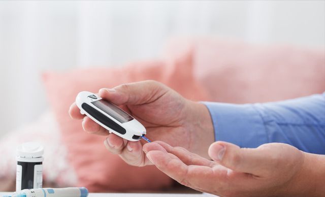 维生素|中年男子查出糖尿病，通过4个方法有效降低血糖，1年后医生让停药