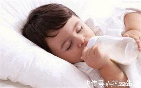 生物钟|孩子常常这样睡觉,长大后发育落后同龄人一大截,家长别不当回事